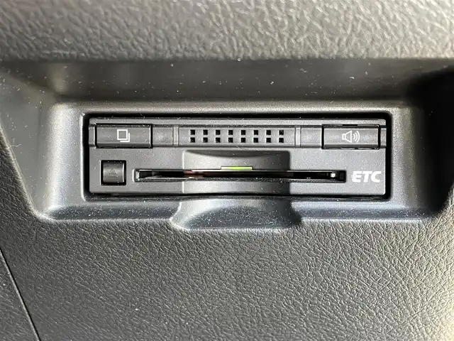 トヨタ ヴィッツ F 道央・札幌 2016(平28)年 8.3万km ブラックマイカ ・４WD/・寒冷地仕様/・ワイパー熱線/・社外メモリナビ/　CD＆DVD＆SD＆AUX/・バックカメラ/・オートハイビーム/・電動格納ミラー/・ウィンカーミラー/・積込夏タイヤ/・バニティミラー/・ETC