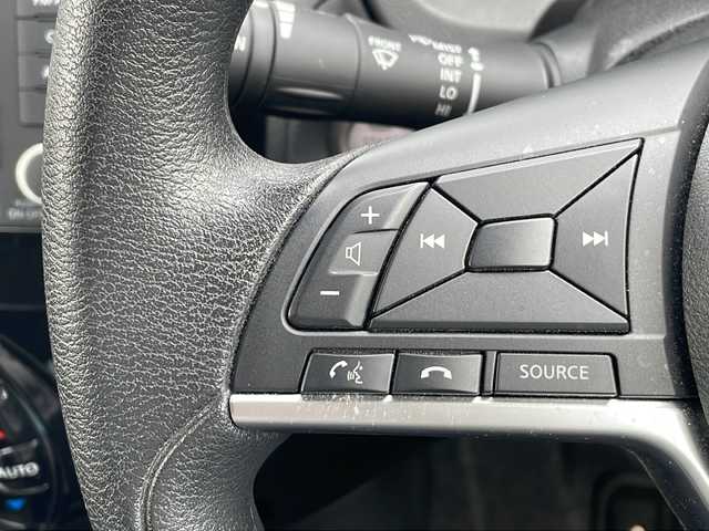 日産 ノート X Vセレクション 三重県 2020(令2)年 0.4万km ブリリアントホワイトパール エマージェンシーブレーキ/前後コーナーセンサー/レーンキープアシスト/純正オーディオ(AM/FM/CD)/ステアリングリモコン/オートライト/電動格納ミラー/禁煙車