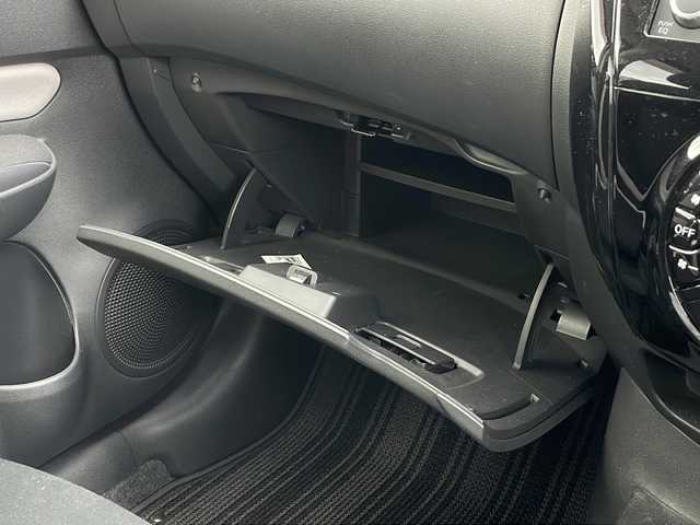 日産 ノート X Vセレクション 長野県 2020(令2)年 0.4万km ブリリアントホワイトパール 社外ナビ/フルセグTV/Bluetooth/エマージェンシーブレーキ/前後コーナーセンサー/レーンキープアシスト/純正オーディオ(AM/FM/CD)/ステアリングリモコン/オートライト/電動格納ミラー/禁煙車