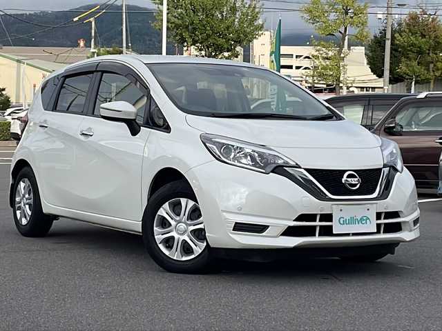 日産 ノート X Vセレクション 長野県 2020(令2)年 0.4万km ブリリアントホワイトパール 社外ナビ/フルセグTV/Bluetooth/エマージェンシーブレーキ/前後コーナーセンサー/レーンキープアシスト/純正オーディオ(AM/FM/CD)/ステアリングリモコン/オートライト/電動格納ミラー/禁煙車