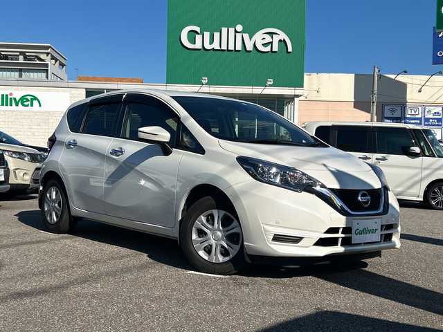 日産 ノート X Vセレクション 石川県 2020(令2)年 0.4万km ブリリアントホワイトパール 社外ナビ【MDV-L504W】/　CD/DVD/FM/AM/Bluetooth/フルセグ/プッシュスタート/スペアキー/前後コーナーセンサー/オートライト/純正フロアマット/横滑り防止/レーンキープアシスト/衝突被害軽減システム/アイドリングストップ