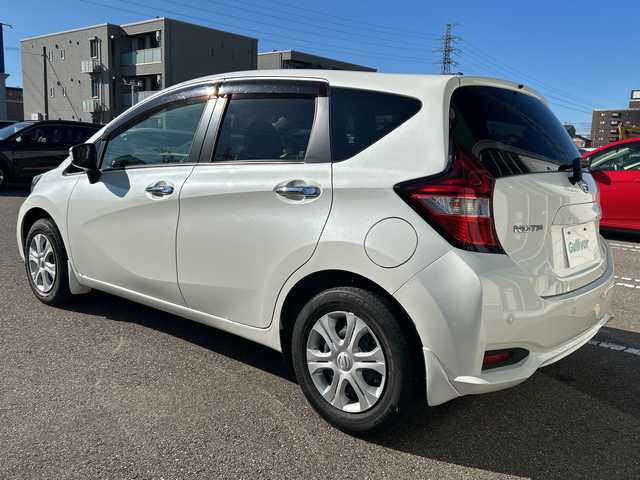 日産 ノート X Vセレクション 石川県 2020(令2)年 0.4万km ブリリアントホワイトパール 社外ナビ【MDV-L504W】/　CD/DVD/FM/AM/Bluetooth/フルセグ/プッシュスタート/スペアキー/前後コーナーセンサー/オートライト/純正フロアマット/横滑り防止/レーンキープアシスト/衝突被害軽減システム/アイドリングストップ