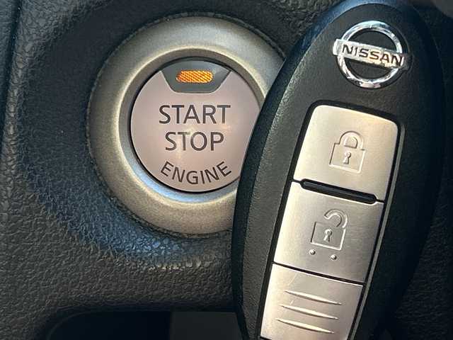 日産 ノート X Vセレクション 石川県 2020(令2)年 0.4万km ブリリアントホワイトパール 社外ナビ【MDV-L504W】/　CD/DVD/FM/AM/Bluetooth/フルセグ/プッシュスタート/スペアキー/前後コーナーセンサー/オートライト/純正フロアマット/横滑り防止/レーンキープアシスト/衝突被害軽減システム/アイドリングストップ