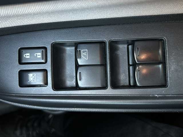 日産 ノート X Vセレクション 石川県 2020(令2)年 0.4万km ブリリアントホワイトパール 社外ナビ【MDV-L504W】/　CD/DVD/FM/AM/Bluetooth/フルセグ/プッシュスタート/スペアキー/前後コーナーセンサー/オートライト/純正フロアマット/横滑り防止/レーンキープアシスト/衝突被害軽減システム/アイドリングストップ