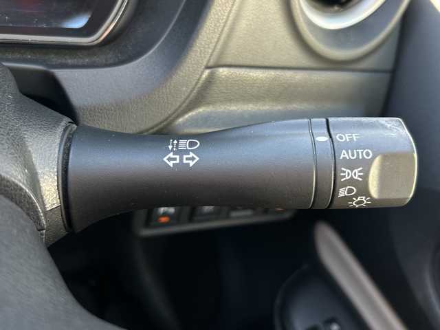 日産 ノート X Vセレクション 石川県 2020(令2)年 0.4万km ブリリアントホワイトパール 社外ナビ【MDV-L504W】/　CD/DVD/FM/AM/Bluetooth/フルセグ/プッシュスタート/スペアキー/前後コーナーセンサー/オートライト/純正フロアマット/横滑り防止/レーンキープアシスト/衝突被害軽減システム/アイドリングストップ