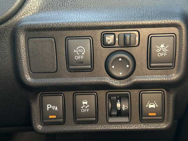 日産 ノート X Vセレクション 石川県 2020(令2)年 0.4万km ブリリアントホワイトパール 社外ナビ【MDV-L504W】/　CD/DVD/FM/AM/Bluetooth/フルセグ/プッシュスタート/スペアキー/前後コーナーセンサー/オートライト/純正フロアマット/横滑り防止/レーンキープアシスト/衝突被害軽減システム/アイドリングストップ