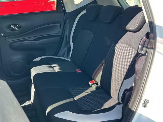 日産 ノート X Vセレクション 石川県 2020(令2)年 0.4万km ブリリアントホワイトパール 社外ナビ【MDV-L504W】/　CD/DVD/FM/AM/Bluetooth/フルセグ/プッシュスタート/スペアキー/前後コーナーセンサー/オートライト/純正フロアマット/横滑り防止/レーンキープアシスト/衝突被害軽減システム/アイドリングストップ