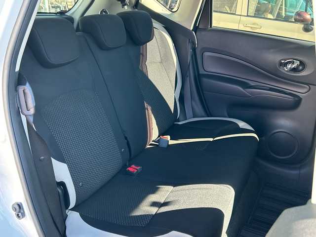 日産 ノート X Vセレクション 石川県 2020(令2)年 0.4万km ブリリアントホワイトパール 社外ナビ【MDV-L504W】/　CD/DVD/FM/AM/Bluetooth/フルセグ/プッシュスタート/スペアキー/前後コーナーセンサー/オートライト/純正フロアマット/横滑り防止/レーンキープアシスト/衝突被害軽減システム/アイドリングストップ