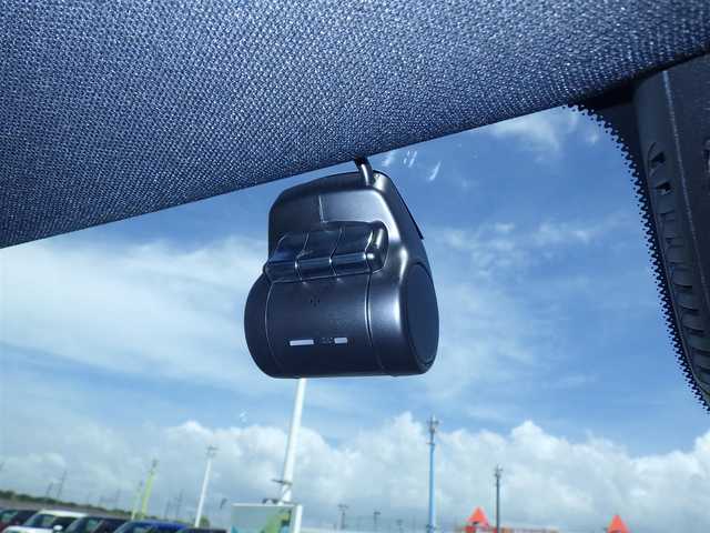 メルセデス・ベンツ Ｂ１８０ AMGライン 千葉県 2019(令1)年 2.2万km デニムブルー アクティブレーンキーピングアシスト/レーンチェンジアシト/アクティブステアリングアシスト/アテンションアシスト/ディストロニック/パワーバックドア/ハーフレザーシート/前席パワーシート/シートヒーター/ワイヤレス充電/純正ナビ/地デジTV/【Bluetooth接続】/バックカメラ/ドライブレコーダー（前後撮影）/革巻きステアリング/ステアリングスイッチ/パドルシフト/ETC（2.0）/LEDヘッドライト/フォグライト/ウインカーミラー/パークトロニック/純正18インチアルミホイル/サイド/カーテンエアバッグ/キーレスゴー