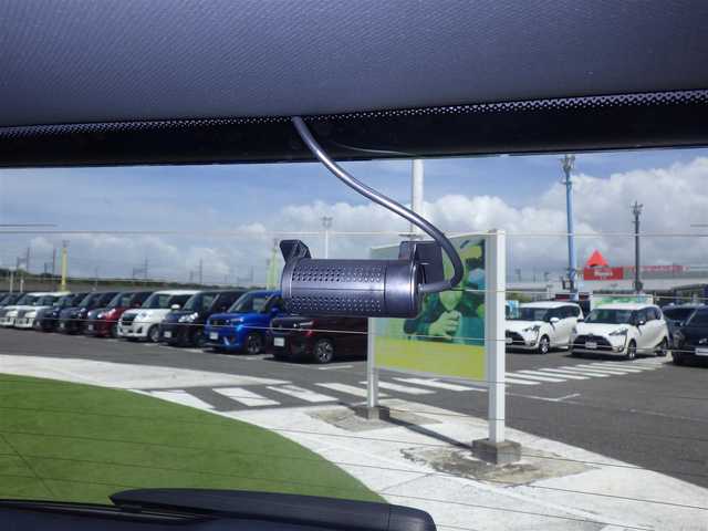 メルセデス・ベンツ Ｂ１８０ AMGライン 千葉県 2019(令1)年 2.2万km デニムブルー アクティブレーンキーピングアシスト/レーンチェンジアシト/アクティブステアリングアシスト/アテンションアシスト/ディストロニック/パワーバックドア/ハーフレザーシート/前席パワーシート/シートヒーター/ワイヤレス充電/純正ナビ/地デジTV/【Bluetooth接続】/バックカメラ/ドライブレコーダー（前後撮影）/革巻きステアリング/ステアリングスイッチ/パドルシフト/ETC（2.0）/LEDヘッドライト/フォグライト/ウインカーミラー/パークトロニック/純正18インチアルミホイル/サイド/カーテンエアバッグ/キーレスゴー