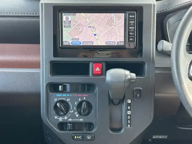 トヨタ タンク X S 福岡県 2016(平28)年 5.1万km ブライトシルバーM 純正SDナビ【NSCD-W66】/(CD/Bluetooth)/バックカメラ/ビルトインETC/スマートアシストII/・衝突警報/・衝突回避支援ブレーキ/・誤発進抑制制御(前方、後方)/・車線逸脱警報/・先行車発進お知らせ/横滑り防止/後席サンシェード/片側パワースライドドア/アイドリングストップ/マルチインフォメーションディスプレイ/オートライト/クリアランスソナー/コーナーセンサー/純正ドライブレコーダー/プッシュスタート/ISOFIX/フロアマット/ドアバイザー/電源ソケット×1/ステアリングスイッチ/電格ミラー/補助確認ミラー/スペアキー×１/ナビ取扱説明書/保証書/取扱説明書