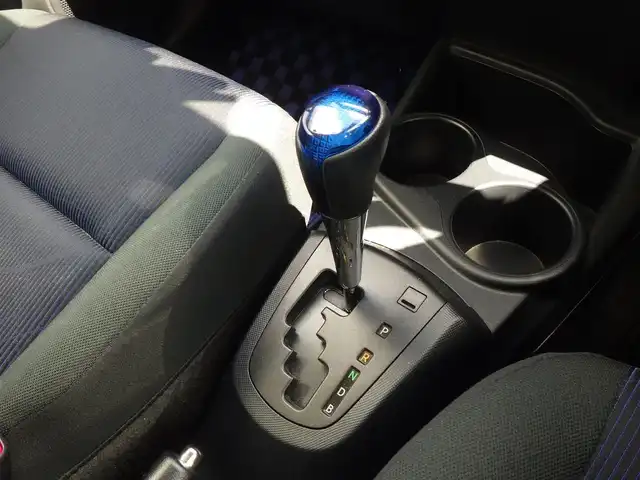 トヨタ アクア S 千葉県 2017(平29)年 3.9万km ディープアメジストマイカメタリック Toyota Safety Sense/・プリクラッシュセーフティ/・レーンディパーチャーアラート/・オートハイビーム/純正SDナビ/ワンセグTV/【CD再生機能　Bluetooth接続】/バックカメラ/ETC/LEDヘッドライト/フォグライト/ウインカーミラー/社外15インチアルミホイル/スマートキー
