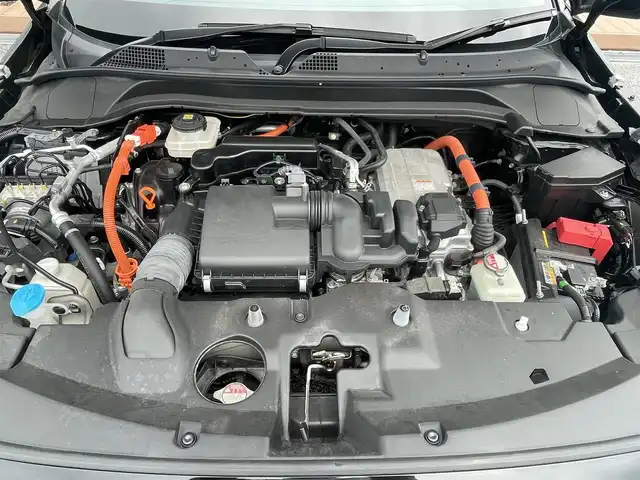 ホンダ ヴェゼル ハイブリッド e:HEV Z 滋賀県 2021(令3)年 4.7万km クリスタルブラックパール ガソリン（ハイブリッド）/4WD(F4)/CVT/純正メモリナビ/（AM/FM/Bluetooth）/車外カメラ/（バック/サイド/フロント/全周囲）/レーダークルーズコントロール/ETC2.0/ワイヤレス充電/パワーバックドア/コーナーセンサー（前後）/シートヒーター（D・N)/横滑り防止装置/衝突軽減ブレーキ/車線逸脱防止/レーンキープアシスト/フロントワイパーデアイサー/ミラーヒーター/ブラインドスポットモニター/USBポート/ステアリングヒーター/ダウンヒルアシスト/ブレーキホールド/電子パーキング/パドルシフト/フォグランプ/オートライト/車外AW付きスタッドレス積込み/（215/60/R17）2021年式/純正マット/ドアバイザー/電動格納ミラー/LEDヘッドライト