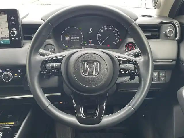 ホンダ ヴェゼル ハイブリッド e:HEV Z 滋賀県 2021(令3)年 4.7万km クリスタルブラックパール ガソリン（ハイブリッド）/4WD(F4)/CVT/純正メモリナビ/（AM/FM/Bluetooth）/車外カメラ/（バック/サイド/フロント/全周囲）/レーダークルーズコントロール/ETC2.0/ワイヤレス充電/パワーバックドア/コーナーセンサー（前後）/シートヒーター（D・N)/横滑り防止装置/衝突軽減ブレーキ/車線逸脱防止/レーンキープアシスト/フロントワイパーデアイサー/ミラーヒーター/ブラインドスポットモニター/USBポート/ステアリングヒーター/ダウンヒルアシスト/ブレーキホールド/電子パーキング/パドルシフト/フォグランプ/オートライト/車外AW付きスタッドレス積込み/（215/60/R17）2021年式/純正マット/ドアバイザー/電動格納ミラー/LEDヘッドライト