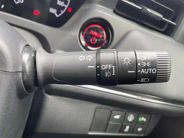 ホンダ ヴェゼル ハイブリッド e:HEV Z 滋賀県 2021(令3)年 4.7万km クリスタルブラックパール ガソリン（ハイブリッド）/4WD(F4)/CVT/純正メモリナビ/（AM/FM/Bluetooth）/車外カメラ/（バック/サイド/フロント/全周囲）/レーダークルーズコントロール/ETC2.0/ワイヤレス充電/パワーバックドア/コーナーセンサー（前後）/シートヒーター（D・N)/横滑り防止装置/衝突軽減ブレーキ/車線逸脱防止/レーンキープアシスト/フロントワイパーデアイサー/ミラーヒーター/ブラインドスポットモニター/USBポート/ステアリングヒーター/ダウンヒルアシスト/ブレーキホールド/電子パーキング/パドルシフト/フォグランプ/オートライト/車外AW付きスタッドレス積込み/（215/60/R17）2021年式/純正マット/ドアバイザー/電動格納ミラー/LEDヘッドライト