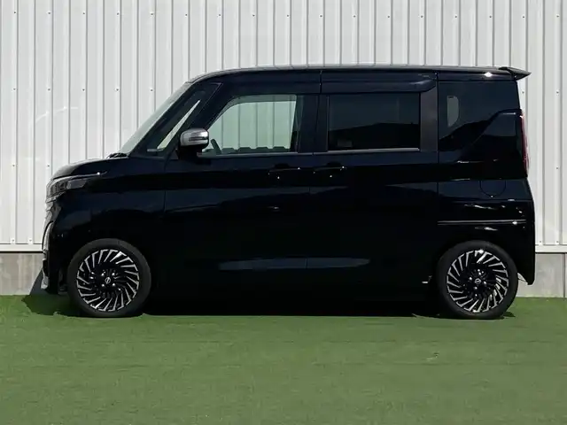 日産 ルークス HWS Gターボ アーバンクロム プロパイロットED 香川県 2024(令6)年 0.6万km ブラック 登録時走行距離：5591km/純正9型ディスプレイオーディオ/全方位カメラ/ドライブレコーダー/ビルトインETC/デジタルインナーミラー/両側パワースライドドア/エマージェンシーブレーキ/レーンキープアシスト/レーダークルーズコントロール/クリアランスソナー/LEDヘッドライト/オートライト/フォグランプ/横滑り防止装置/アイドリングストップ/フレーザークロスシート/サーキュレーター/ロールサンシェード/革巻きステアリング/ステアリングスイッチ/プッシュスタート/スマートキー