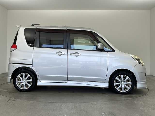 三菱 デリカＤ：２ S 兵庫県 2012(平24)年 8.3万km シルキーシルバーメタリック ・純正ナビ&CD&TV&USB/・バックカメラ/・両側パワースライドドア/・純正フロアマット/・純正15インチアルミホイール/・HIDオートライト/・フォグランプ/・前方ドライブレコーダー/・ETC/・スマートキー/・取扱説明書/・保証書