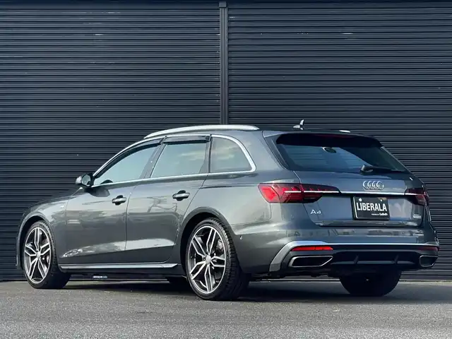 アウディ Ａ４ アバント 40TDIクワトロ Sライン 山梨県 2023(令5)年 4.4万km デイトナグレーパールエフェクト １オナ /マトリクスLED /ACC /黒半革 /シートH/純正メモリナビ/フルセグ/ＢＴ/カープレイ/ＡＣＣ/ＢＳＡ/ＬＫＡ/Ｓアシスト/Ｐバックドア/前後コーナーセンサー/ＯＺ１９インチＡＷ/ＬＥＤ/ＡＨビーム/Ａライト/保証書/取説/スペアキー