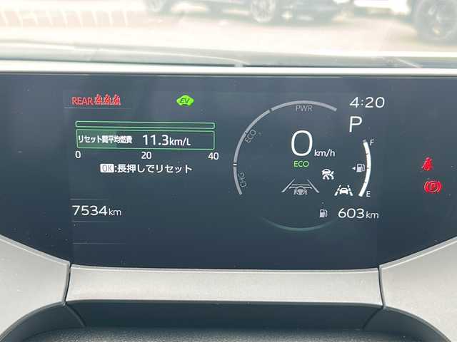 トヨタ プリウス Z 岐阜県 2025(令7)年 0.8万km プラチナホワイトパールマイカ 登録時走行距離：7533km/禁煙車/ワンオーナー/モデリスタエアロ/OPディスプレイオーディオ（ナビ機能付き）/OPデジタルインナーミラー/フルセグテレビ/パノラマビューモニター/ドライブレコーダー/トランクスポイラー/ブラインドスポットモニター/クルーズコントロール/トヨタチームメイト/コーナーセンサー/パワーバックドア/黒合皮レザーシート/シートヒーター/エアシート/ETC２．０/オートライト/オートマチックハイビーム/ワイヤレス充電器/AC１００V/純正19インチアルミホイール/プッシュスタート/スマートキー/保証書/取扱説明書/スペアキー