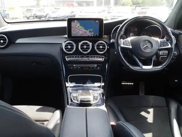 メルセデス・ベンツ ＧＬＣ２２０ d 4マチックスポーツ 千葉県 2018(平30)年 5.2万km ダイヤモンドホワイト アクティブブレーキアシスト/ブラインドスポットアシスト/レーンキープアシスト/アテンションアシスト/ヘッドアップディスプレイ/ディスタンスパイロット/パワーバックドア/純正HDDナビ/地デジTV/【DVD/CD再生機能　Bluetooth接続】/360°カメラ/ドライブレコーダー/前席パワーシート/各席シートヒーター/革巻きステアリング/ステアリングスイッチ/パドルシフト/ETC/LEDヘッドライト/フォグライト/ウインカーミラー/純正19インチアルミホイル/サイド/カーテンエアバッグ/キーレスゴー