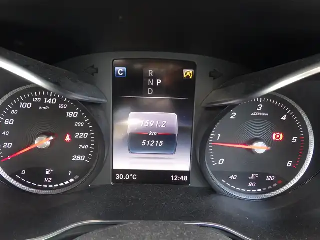 メルセデス・ベンツ ＧＬＣ２２０ d 4マチックスポーツ 千葉県 2018(平30)年 5.2万km ダイヤモンドホワイト アクティブブレーキアシスト/ブラインドスポットアシスト/レーンキープアシスト/アテンションアシスト/ヘッドアップディスプレイ/ディスタンスパイロット/パワーバックドア/純正HDDナビ/地デジTV/【DVD/CD再生機能　Bluetooth接続】/360°カメラ/ドライブレコーダー/前席パワーシート/各席シートヒーター/革巻きステアリング/ステアリングスイッチ/パドルシフト/ETC/LEDヘッドライト/フォグライト/ウインカーミラー/純正19インチアルミホイル/サイド/カーテンエアバッグ/キーレスゴー