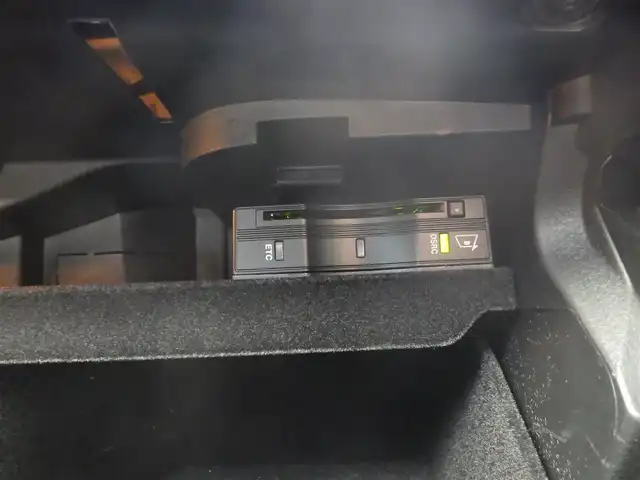メルセデス・ベンツ ＧＬＣ２２０ d 4マチックスポーツ 千葉県 2018(平30)年 5.2万km ダイヤモンドホワイト アクティブブレーキアシスト/ブラインドスポットアシスト/レーンキープアシスト/アテンションアシスト/ヘッドアップディスプレイ/ディスタンスパイロット/パワーバックドア/純正HDDナビ/地デジTV/【DVD/CD再生機能　Bluetooth接続】/360°カメラ/ドライブレコーダー/前席パワーシート/各席シートヒーター/革巻きステアリング/ステアリングスイッチ/パドルシフト/ETC/LEDヘッドライト/フォグライト/ウインカーミラー/純正19インチアルミホイル/サイド/カーテンエアバッグ/キーレスゴー
