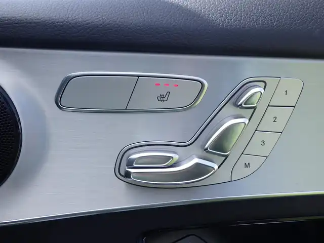 メルセデス・ベンツ ＧＬＣ２２０ d 4マチックスポーツ 千葉県 2018(平30)年 5.2万km ダイヤモンドホワイト アクティブブレーキアシスト/ブラインドスポットアシスト/レーンキープアシスト/アテンションアシスト/ヘッドアップディスプレイ/ディスタンスパイロット/パワーバックドア/純正HDDナビ/地デジTV/【DVD/CD再生機能　Bluetooth接続】/360°カメラ/ドライブレコーダー/前席パワーシート/各席シートヒーター/革巻きステアリング/ステアリングスイッチ/パドルシフト/ETC/LEDヘッドライト/フォグライト/ウインカーミラー/純正19インチアルミホイル/サイド/カーテンエアバッグ/キーレスゴー
