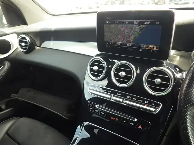 メルセデス・ベンツ ＧＬＣ２２０ d 4マチックスポーツ 千葉県 2018(平30)年 5.2万km ダイヤモンドホワイト アクティブブレーキアシスト/ブラインドスポットアシスト/レーンキープアシスト/アテンションアシスト/ヘッドアップディスプレイ/ディスタンスパイロット/パワーバックドア/純正HDDナビ/地デジTV/【DVD/CD再生機能　Bluetooth接続】/360°カメラ/ドライブレコーダー/前席パワーシート/各席シートヒーター/革巻きステアリング/ステアリングスイッチ/パドルシフト/ETC/LEDヘッドライト/フォグライト/ウインカーミラー/純正19インチアルミホイル/サイド/カーテンエアバッグ/キーレスゴー