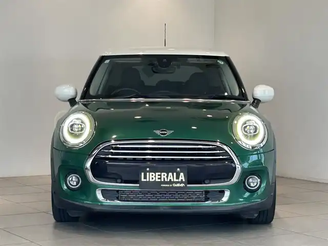 ＭＩＮＩ ミニ クーパー D 愛知県 2020(令2)年 5.4万km ブリティッシュ・レーシング・グリーン・メタリック ＬＣＩモデル　/ペッパーＰＫＧ　/コンフォートアクセス　/純正ナビ　/Ｂｌｕｅｔｏｏｔｈ　/バックカメラ　/インテリジェントセーフティー　/アンビエントライト/コーナーセンサー　/ＥＴＣ　/オートライト　/オートワイパー/LEDヘッドライト/プッシュスタート/アイドリングストップ
