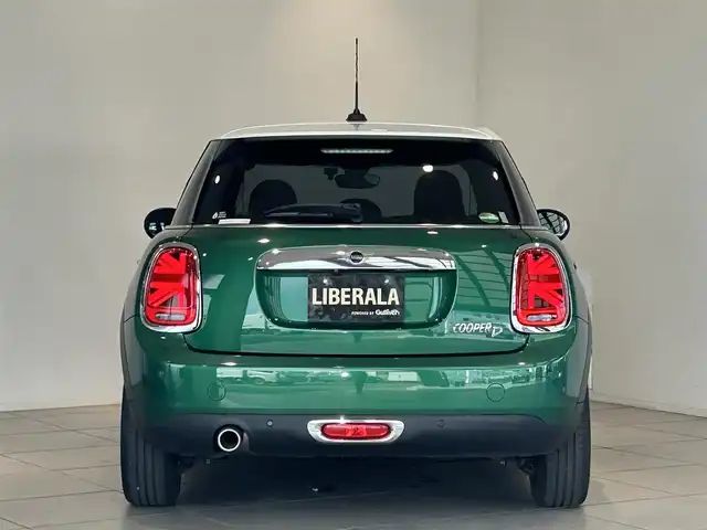 ＭＩＮＩ ミニ クーパー D 愛知県 2020(令2)年 5.4万km ブリティッシュ・レーシング・グリーン・メタリック ＬＣＩモデル　/ペッパーＰＫＧ　/コンフォートアクセス　/純正ナビ　/Ｂｌｕｅｔｏｏｔｈ　/バックカメラ　/インテリジェントセーフティー　/アンビエントライト/コーナーセンサー　/ＥＴＣ　/オートライト　/オートワイパー/LEDヘッドライト/プッシュスタート/アイドリングストップ