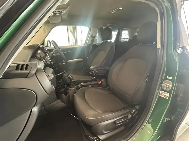 ＭＩＮＩ ミニ クーパー D 愛知県 2020(令2)年 5.4万km ブリティッシュ・レーシング・グリーン・メタリック ＬＣＩモデル　/ペッパーＰＫＧ　/コンフォートアクセス　/純正ナビ　/Ｂｌｕｅｔｏｏｔｈ　/バックカメラ　/インテリジェントセーフティー　/アンビエントライト/コーナーセンサー　/ＥＴＣ　/オートライト　/オートワイパー/LEDヘッドライト/プッシュスタート/アイドリングストップ