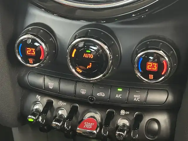 ＭＩＮＩ ミニ クーパー D 愛知県 2020(令2)年 5.4万km ブリティッシュ・レーシング・グリーン・メタリック ＬＣＩモデル　/ペッパーＰＫＧ　/コンフォートアクセス　/純正ナビ　/Ｂｌｕｅｔｏｏｔｈ　/バックカメラ　/インテリジェントセーフティー　/アンビエントライト/コーナーセンサー　/ＥＴＣ　/オートライト　/オートワイパー/LEDヘッドライト/プッシュスタート/アイドリングストップ