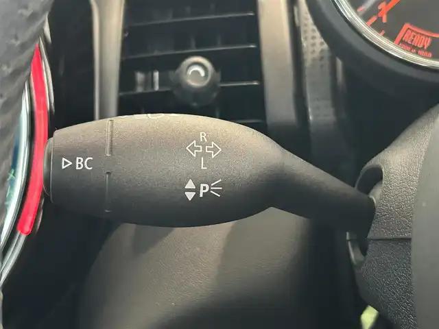 ＭＩＮＩ ミニ クーパー D 愛知県 2020(令2)年 5.4万km ブリティッシュ・レーシング・グリーン・メタリック ＬＣＩモデル　/ペッパーＰＫＧ　/コンフォートアクセス　/純正ナビ　/Ｂｌｕｅｔｏｏｔｈ　/バックカメラ　/インテリジェントセーフティー　/アンビエントライト/コーナーセンサー　/ＥＴＣ　/オートライト　/オートワイパー/LEDヘッドライト/プッシュスタート/アイドリングストップ