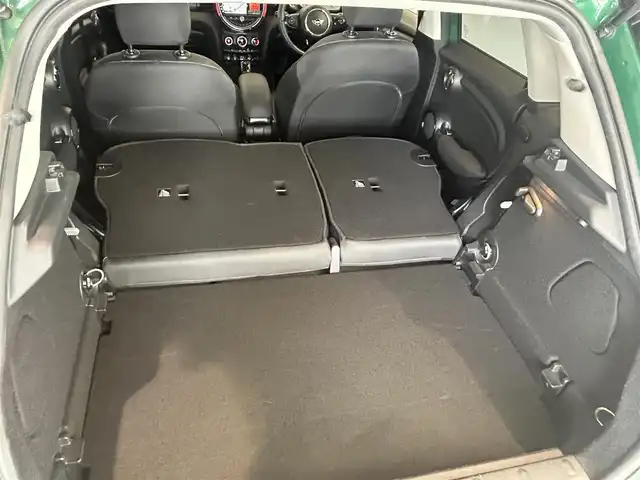 ＭＩＮＩ ミニ クーパー D 愛知県 2020(令2)年 5.4万km ブリティッシュ・レーシング・グリーン・メタリック ＬＣＩモデル　/ペッパーＰＫＧ　/コンフォートアクセス　/純正ナビ　/Ｂｌｕｅｔｏｏｔｈ　/バックカメラ　/インテリジェントセーフティー　/アンビエントライト/コーナーセンサー　/ＥＴＣ　/オートライト　/オートワイパー/LEDヘッドライト/プッシュスタート/アイドリングストップ