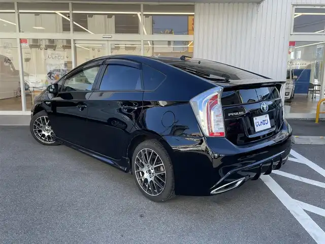 トヨタ プリウス S 大阪府 2013(平25)年 8.5万km 黒 (株)IDOMが運営する【じしゃロン東大阪店】の自社ローン専用車両になりますこちらは現金またはオートローンご利用時の価格です。自社ローンご希望の方は別途その旨お申付け下さい/純正HDDナビ【NHZT-W58G】/CD、DVD、BTオーディオ、フルセグTV、Mサーバー/バックカメラ/スマートキー＆プッシュスタート/社外17インチアルミ/フロント/サイド/リア　エアロ/オートライト/HIDへッドライト/フォグ/オートエアコン/ETC/社外シートカバー/トノカバー/取説＆保証書/スペアスマートキー