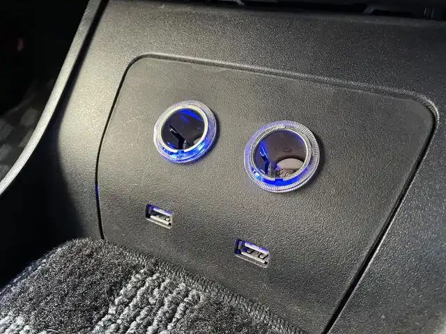 トヨタ プリウス S 大阪府 2013(平25)年 8.5万km 黒 (株)IDOMが運営する【じしゃロン東大阪店】の自社ローン専用車両になりますこちらは現金またはオートローンご利用時の価格です。自社ローンご希望の方は別途その旨お申付け下さい/純正HDDナビ【NHZT-W58G】/CD、DVD、BTオーディオ、フルセグTV、Mサーバー/バックカメラ/スマートキー＆プッシュスタート/社外17インチアルミ/フロント/サイド/リア　エアロ/オートライト/HIDへッドライト/フォグ/オートエアコン/ETC/社外シートカバー/トノカバー/取説＆保証書/スペアスマートキー