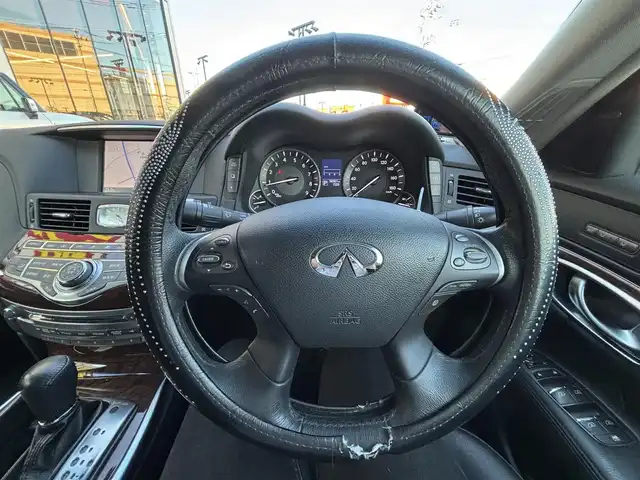 日産 フーガ 370GT 宮城県 2016(平28)年 5.7万km ガーネットブラック 登録時走行距離56567km/ＣＤ／Ｂｌｕｅｔｏｏｔｈ/プッシュスタート/スマートキー/追従クルーズコントロール/ＥＴＣ/全方位カメラ/サンルーフ/ドライブレコーダー/レザーシート/シートヒーター/社外アルミホイール/衝突軽減ブレーキ/LEDライト/シートメモリー