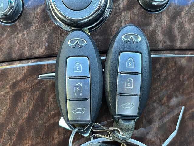 日産 フーガ 370GT 宮城県 2016(平28)年 5.7万km ガーネットブラック 登録時走行距離56567km/ＣＤ／Ｂｌｕｅｔｏｏｔｈ/プッシュスタート/スマートキー/追従クルーズコントロール/ＥＴＣ/全方位カメラ/サンルーフ/ドライブレコーダー/レザーシート/シートヒーター/社外アルミホイール/衝突軽減ブレーキ/LEDライト/シートメモリー