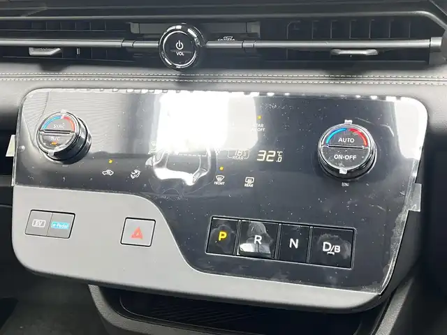 日産 セレナ e－パワー ハイウェイスター V 滋賀県 2025(令7)年 0.1千km プリズムホワイト 純正12.3インチナビ/・BT/USB/HDMI/フルセグTV/全方位カメラ/プロパイロット/フリップダウンモニター/デジタルインナーミラー/両側パワースライドドア/前後ドラレコ/前後コーナーセンサー/追従クルーズコントロール/置くだけ充電/ビルトインETC2.0/衝突軽減ブレーキ/オートライト/オートハイビーム/純正LEDヘッドライト/純正16インチAW/ABS/横滑り防止機能/レーンキープアシスト/盗難防止システム/スマートキー