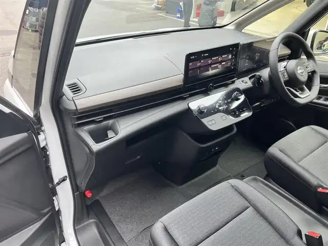 日産 セレナ e－パワー ハイウェイスター V 滋賀県 2025(令7)年 0.1千km プリズムホワイト 純正12.3インチナビ/・BT/USB/HDMI/フルセグTV/全方位カメラ/プロパイロット/フリップダウンモニター/デジタルインナーミラー/両側パワースライドドア/前後ドラレコ/前後コーナーセンサー/追従クルーズコントロール/置くだけ充電/ビルトインETC2.0/衝突軽減ブレーキ/オートライト/オートハイビーム/純正LEDヘッドライト/純正16インチAW/ABS/横滑り防止機能/レーンキープアシスト/盗難防止システム/スマートキー