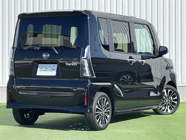 ダイハツ タント カスタム RS 香川県 2023(令5)年 2.3万km ブラックマイカメタリック スマートアシストIII　/・衝突警報機能/・衝突回避支援ブレーキ機能/・誤発進抑制制御機能/・車線逸脱警報機能・車線逸脱抑制制御機能/・先行車発進お知らせ機能/・オートハイビーム機能/パナソニックＳＤナビ　【CN-5310WD】/(フルセグTV/DVD/BT)/パノラマビューモニター/両側パワースライドドア/ハーフレザーシート/前席シートヒーター/革巻きステアリング　/ステアリングリモコン/LEDヘッドライト　/LEDフォグライト　/電動パーキングブレーキ/オートホールド/純正15インチアルミホイール/プッシュスタート/スペアキー有/ISOFIX