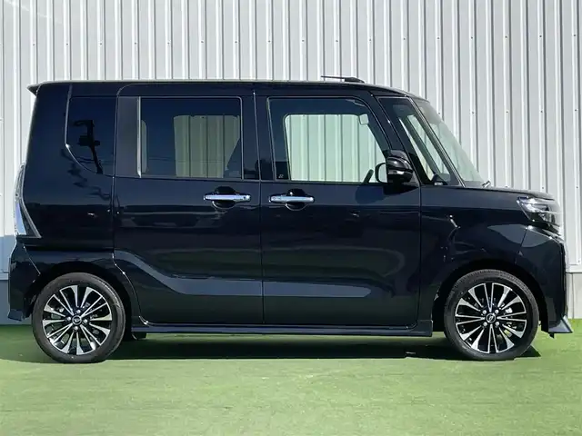 ダイハツ タント カスタム RS 香川県 2023(令5)年 2.3万km ブラックマイカメタリック スマートアシストIII　/・衝突警報機能/・衝突回避支援ブレーキ機能/・誤発進抑制制御機能/・車線逸脱警報機能・車線逸脱抑制制御機能/・先行車発進お知らせ機能/・オートハイビーム機能/パナソニックＳＤナビ　【CN-5310WD】/(フルセグTV/DVD/BT)/パノラマビューモニター/両側パワースライドドア/ハーフレザーシート/前席シートヒーター/革巻きステアリング　/ステアリングリモコン/LEDヘッドライト　/LEDフォグライト　/電動パーキングブレーキ/オートホールド/純正15インチアルミホイール/プッシュスタート/スペアキー有/ISOFIX