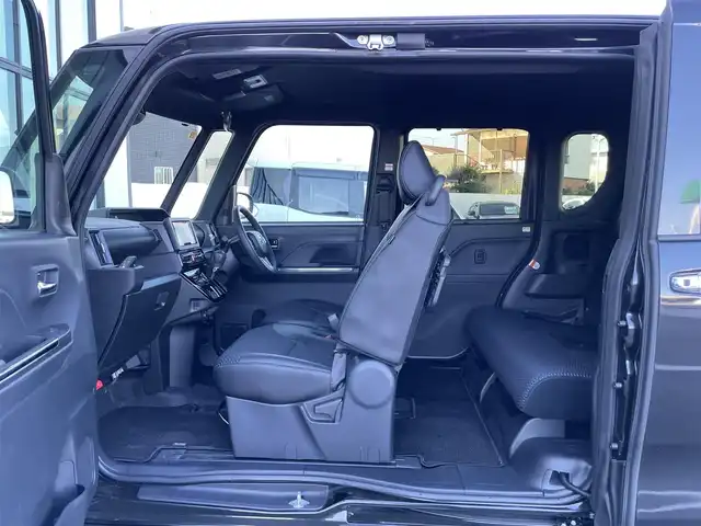 ダイハツ タント カスタム RS 香川県 2023(令5)年 2.3万km ブラックマイカメタリック スマートアシストIII　/・衝突警報機能/・衝突回避支援ブレーキ機能/・誤発進抑制制御機能/・車線逸脱警報機能・車線逸脱抑制制御機能/・先行車発進お知らせ機能/・オートハイビーム機能/パナソニックＳＤナビ　【CN-5310WD】/(フルセグTV/DVD/BT)/パノラマビューモニター/両側パワースライドドア/ハーフレザーシート/前席シートヒーター/革巻きステアリング　/ステアリングリモコン/LEDヘッドライト　/LEDフォグライト　/電動パーキングブレーキ/オートホールド/純正15インチアルミホイール/プッシュスタート/スペアキー有/ISOFIX