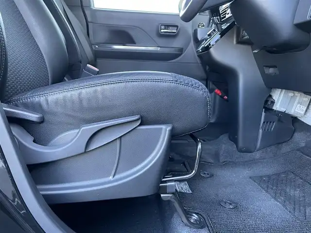 ダイハツ タント カスタム RS 香川県 2023(令5)年 2.3万km ブラックマイカメタリック スマートアシストIII　/・衝突警報機能/・衝突回避支援ブレーキ機能/・誤発進抑制制御機能/・車線逸脱警報機能・車線逸脱抑制制御機能/・先行車発進お知らせ機能/・オートハイビーム機能/パナソニックＳＤナビ　【CN-5310WD】/(フルセグTV/DVD/BT)/パノラマビューモニター/両側パワースライドドア/ハーフレザーシート/前席シートヒーター/革巻きステアリング　/ステアリングリモコン/LEDヘッドライト　/LEDフォグライト　/電動パーキングブレーキ/オートホールド/純正15インチアルミホイール/プッシュスタート/スペアキー有/ISOFIX