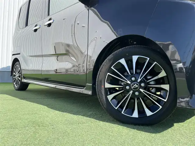 ダイハツ タント カスタム RS 香川県 2023(令5)年 2.3万km ブラックマイカメタリック スマートアシストIII　/・衝突警報機能/・衝突回避支援ブレーキ機能/・誤発進抑制制御機能/・車線逸脱警報機能・車線逸脱抑制制御機能/・先行車発進お知らせ機能/・オートハイビーム機能/パナソニックＳＤナビ　【CN-5310WD】/(フルセグTV/DVD/BT)/パノラマビューモニター/両側パワースライドドア/ハーフレザーシート/前席シートヒーター/革巻きステアリング　/ステアリングリモコン/LEDヘッドライト　/LEDフォグライト　/電動パーキングブレーキ/オートホールド/純正15インチアルミホイール/プッシュスタート/スペアキー有/ISOFIX