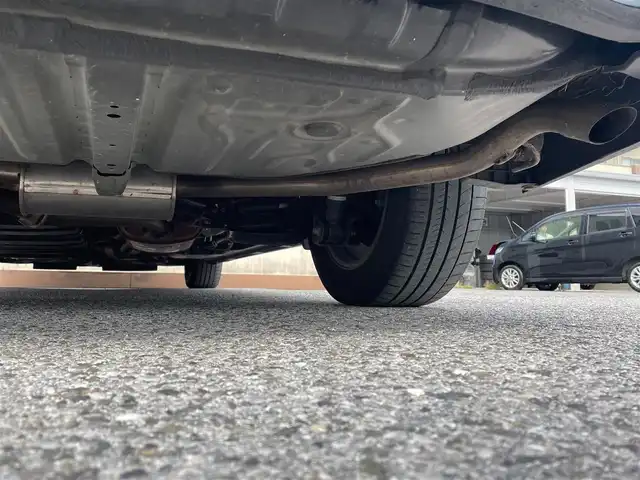 トヨタ ノア Si ダブルバイビーⅡ 滋賀県 2019(令1)年 6.7万km ブラック 純正10インチナビ/(AM/FM/CD/DVD/BT/USB/HDMI/フルセグTV)/純正12.1インチフリップダウンモニター/両側パワースライドドア/ハーフレザーシート/バックカメラ/ビルトインETC/前後ドライブレコーダー/トヨタセーフティセンス/・プリクラッシュセーフティ/・レーントレーシングアシスト/・オートマチックハイビーム/・クルーズコントロール/革巻きステアリング/ステアリングスイッチ/アイドリングストップ/横滑り防止装置/オートライト/純正フロアマット/純正ドアバイザー/電格ウインカーミラー/プッシュスタート