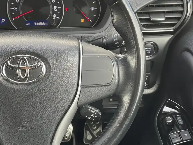 トヨタ ノア Si ダブルバイビーⅡ 滋賀県 2019(令1)年 6.7万km ブラック 純正10インチナビ/(AM/FM/CD/DVD/BT/USB/HDMI/フルセグTV)/純正12.1インチフリップダウンモニター/両側パワースライドドア/ハーフレザーシート/バックカメラ/ビルトインETC/前後ドライブレコーダー/トヨタセーフティセンス/・プリクラッシュセーフティ/・レーントレーシングアシスト/・オートマチックハイビーム/・クルーズコントロール/革巻きステアリング/ステアリングスイッチ/アイドリングストップ/横滑り防止装置/オートライト/純正フロアマット/純正ドアバイザー/電格ウインカーミラー/プッシュスタート