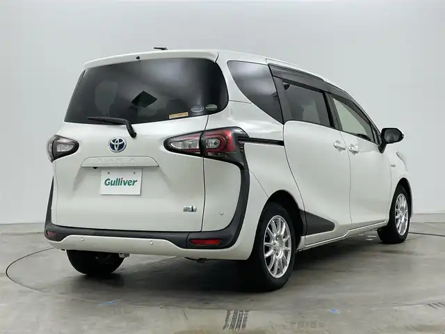 トヨタ シエンタ ハイブリッド 岡山県 2018(平30)年 2.1万km ホワイトパールクリスタルシャイン 純正９インチナビ　(NSZT-Y68T)/【CD/DVD/BT/フルセグ】/両側電動スライドドア　/全方位カメラ　/ビルトインＥＴＣ　/シートヒーター　前席　/ＬＥＤヘッドライト/クルーズコントロール　/ドライブレコーダー　前側/ステアリングヒーター　/コーナーセンサー　前後/禁煙車/アイドリングストップ/フォグライト/オートハイビーム/オートエアコン/踏み間違い防止/レーンアシスト
