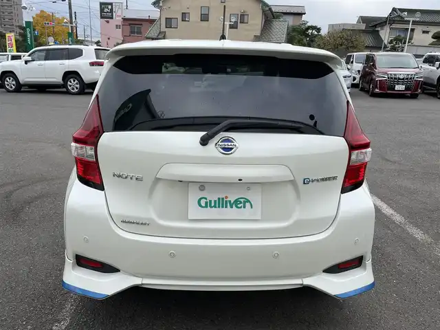 日産 ノート e－パワー メダリスト 神奈川県 2018(平30)年 3.6万km ブリリアントホワイトパール 純正エアロ（F・S・R）/純正ナビ（MM318D-W）/・Bluetooth・DVD/・フルセグTV/・アラウンドビューモニター/・ナビ連動ドライブレコーダー/デジタルインナーミラー/運転支援機能/・インテリジェントクルーズコントロール/・インテリジェントエマジェンーブレーキ/・踏み間違い防止機能/・車線逸脱防止支援システム/純正AW/LEDライト/スマートキーX2/ETC/新車時手帳、取説
