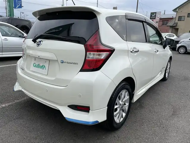 日産 ノート e－パワー メダリスト 神奈川県 2018(平30)年 3.6万km ブリリアントホワイトパール 純正エアロ（F・S・R）/純正ナビ（MM318D-W）/・Bluetooth・DVD/・フルセグTV/・アラウンドビューモニター/・ナビ連動ドライブレコーダー/デジタルインナーミラー/運転支援機能/・インテリジェントクルーズコントロール/・インテリジェントエマジェンーブレーキ/・踏み間違い防止機能/・車線逸脱防止支援システム/純正AW/LEDライト/スマートキーX2/ETC/新車時手帳、取説